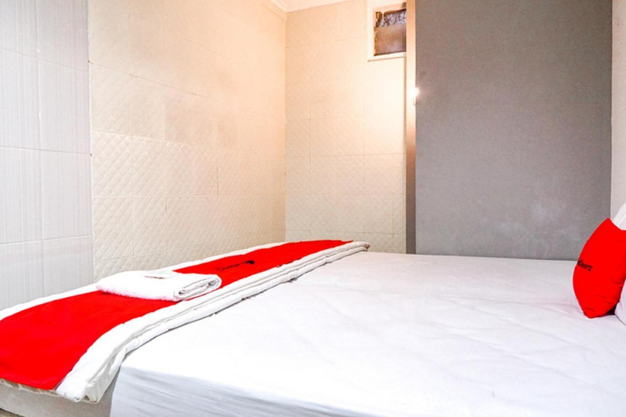 Reddoorz @ Citraland Surabaya Hotel Kültér fotó