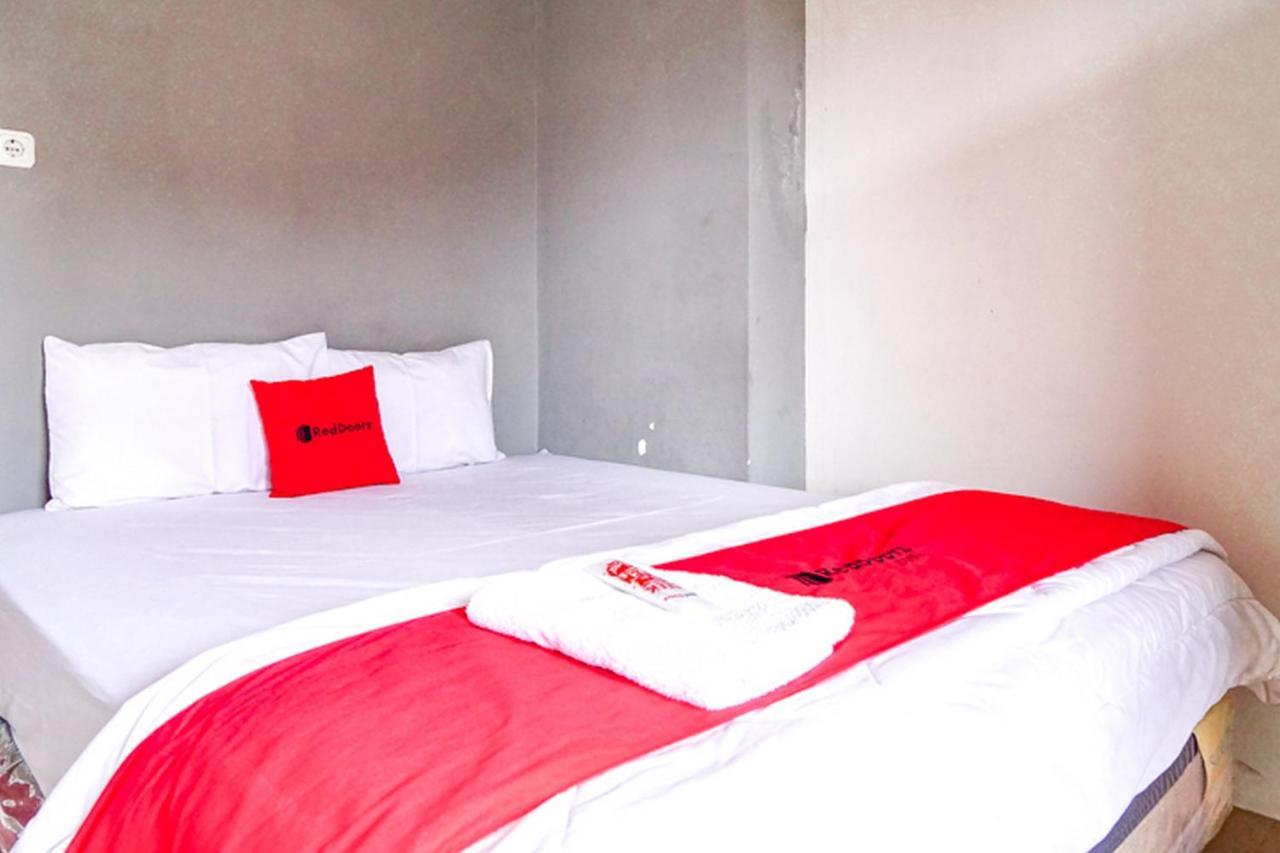 Reddoorz @ Citraland Surabaya Hotel Kültér fotó