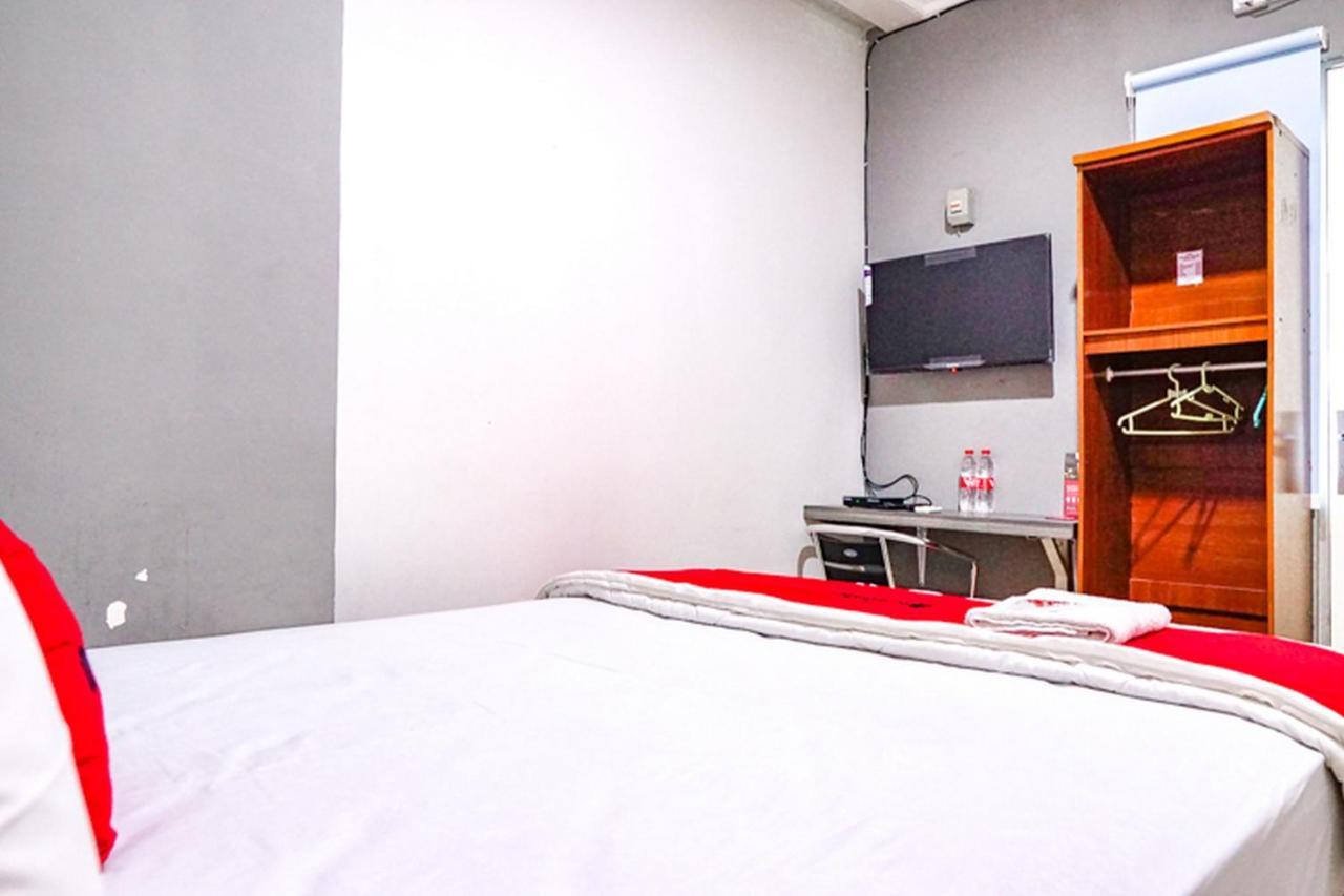 Reddoorz @ Citraland Surabaya Hotel Kültér fotó