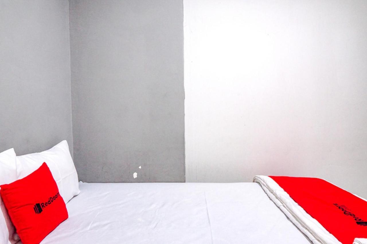 Reddoorz @ Citraland Surabaya Hotel Kültér fotó