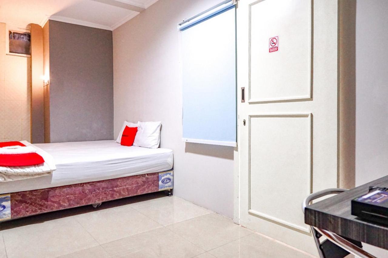 Reddoorz @ Citraland Surabaya Hotel Kültér fotó